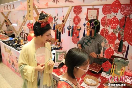 中國工藝美術(shù)館“立秋·七夕”主題系列夜場(chǎng)活動(dòng)啟幕