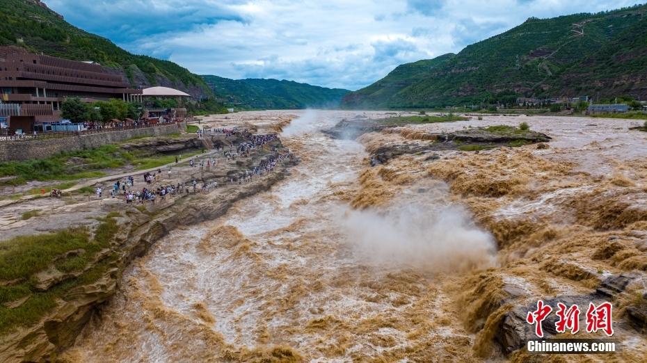 陜西延安：壺口瀑布出現(xiàn)水岸齊平景觀