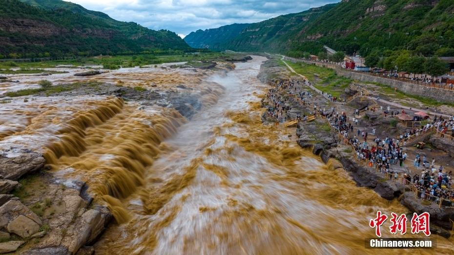 陜西延安：壺口瀑布出現(xiàn)水岸齊平景觀