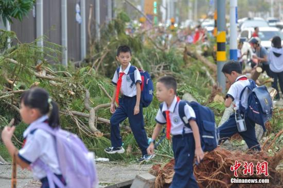 ?？谥行W、幼兒園9日起分批復學復課