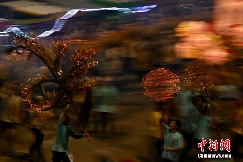 香港中秋夜 大坑“舞”火龍