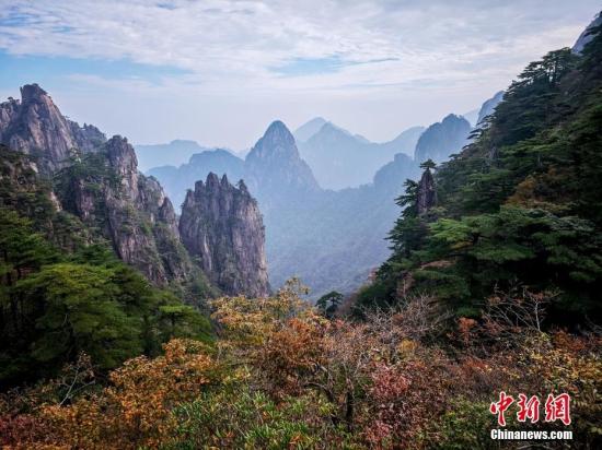 黃山秋景正當(dāng)時