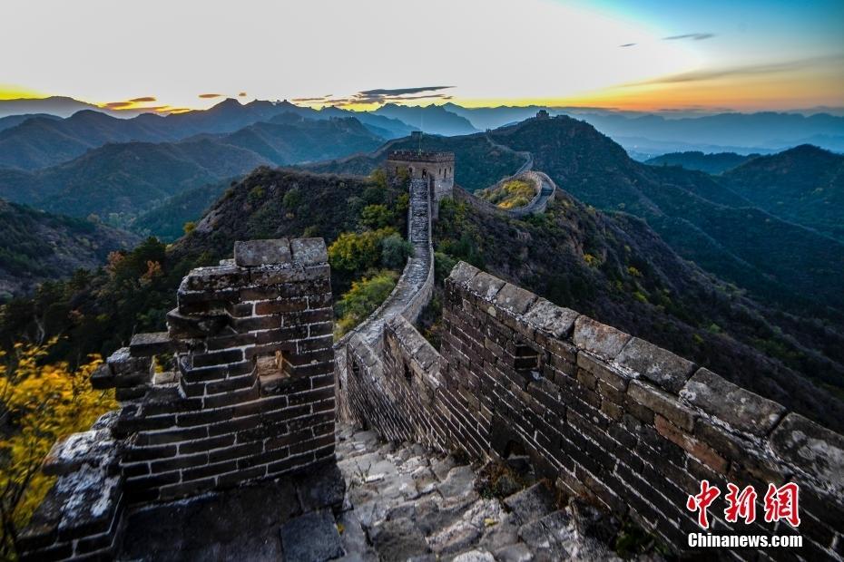 河北承德：金山嶺長(zhǎng)城秋色美