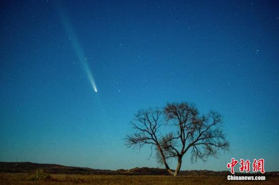 “紫金山—阿特拉斯”彗星驚艷渾善達克沙地夜空