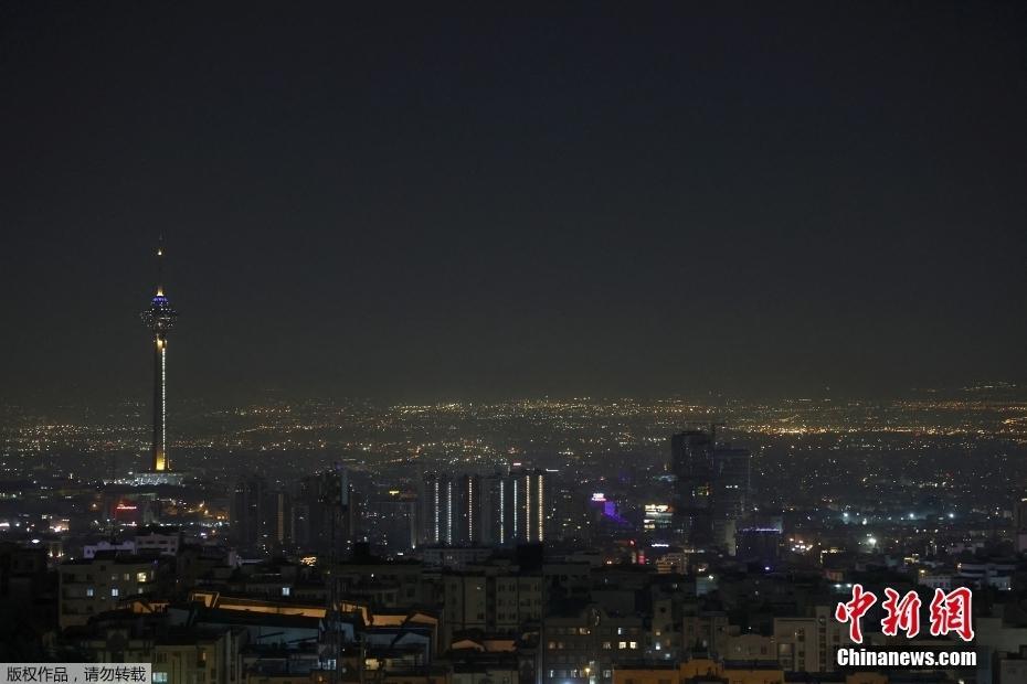 以軍空襲伊朗 爆炸聲響起后的德黑蘭夜景