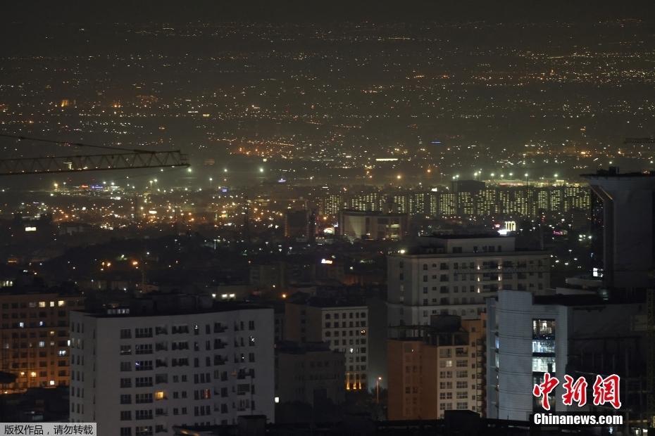 以軍空襲伊朗 爆炸聲響起后的德黑蘭夜景