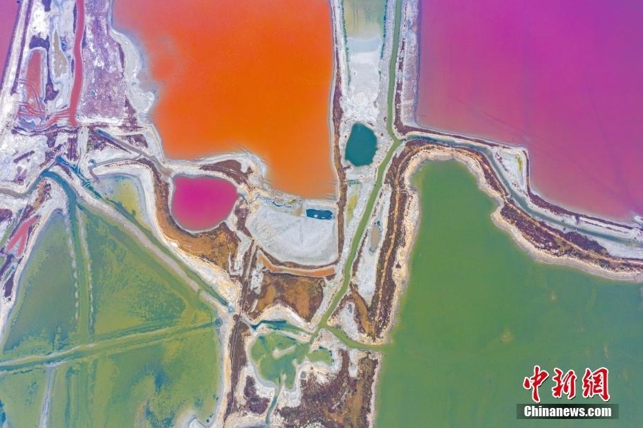山西運城：初冬鹽湖色彩斑斕 宛如大地調(diào)色板