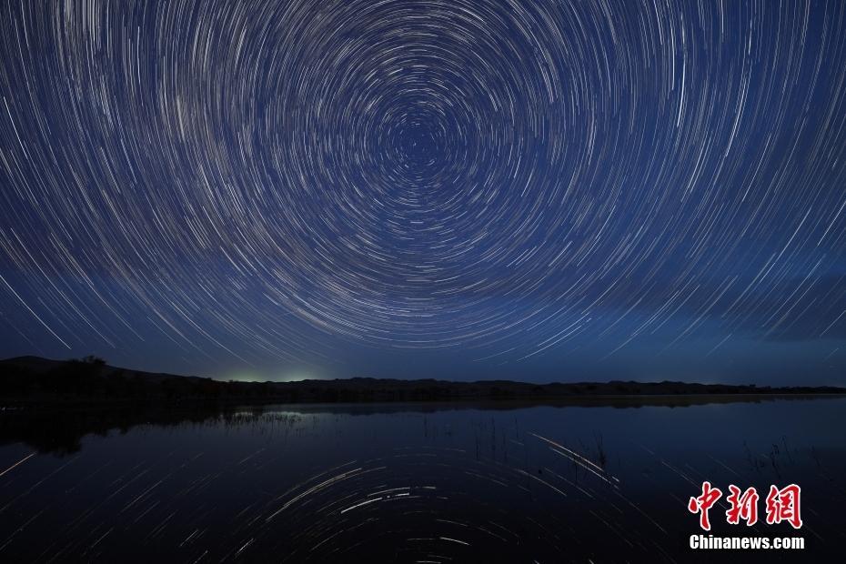 新疆尉犁縣：初冬羅布湖星空璀璨