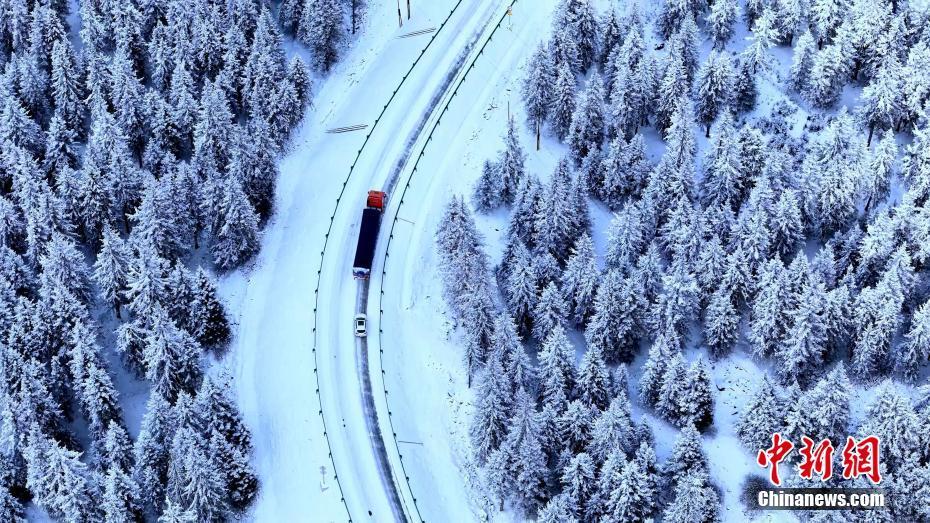 祁連山腹地山川霽雪 林海雪原惟余莽莽