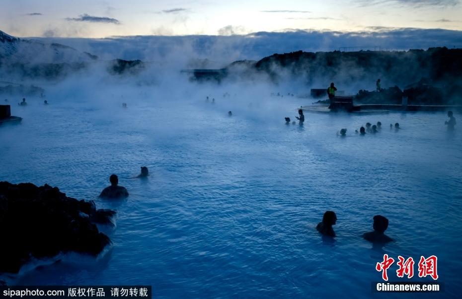 夢(mèng)幻感十足 冰島藍(lán)瀉湖的極致溫泉體驗(yàn)