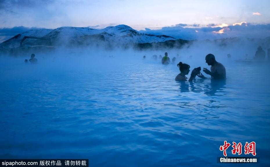 夢(mèng)幻感十足 冰島藍(lán)瀉湖的極致溫泉體驗(yàn)