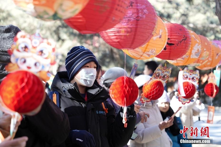 北京：民眾頤和園賞民俗度元宵