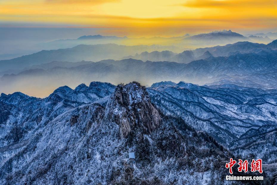 河南堯山現(xiàn)日出云海霧凇三大景觀 宛如童話世界