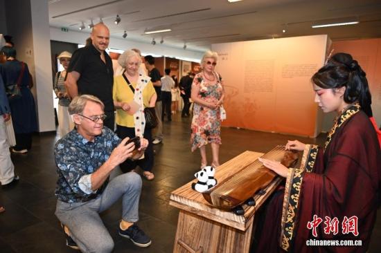 “天府乐土——四川汉代画像艺术展”在柏林开幕