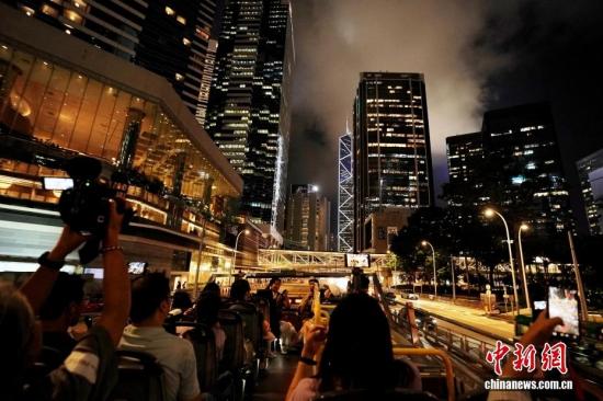 香港推出“敞篷巴士赏月路线”迎中秋