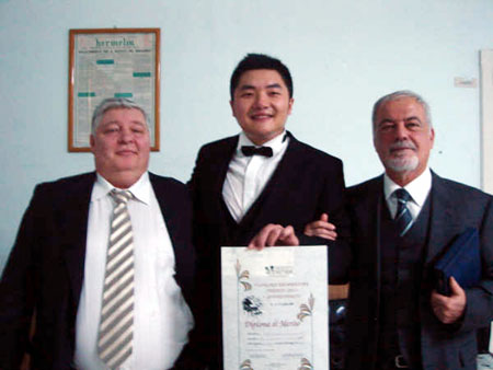 中国歌手获第五届意大利歌剧国际声乐赛冠军(