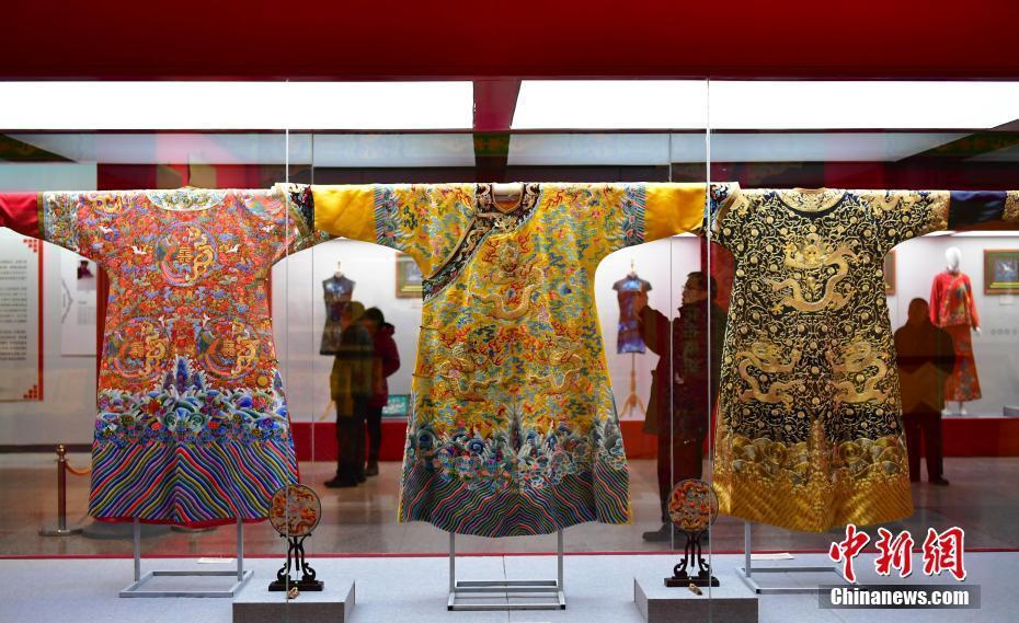 传统清宫刺绣等技艺展现身河北博物院-中国侨网