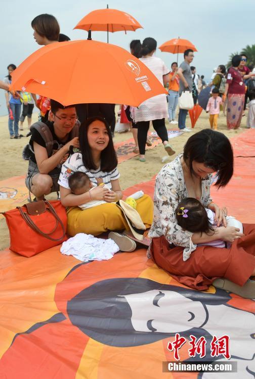 福州辣妈哺乳快闪倡导母乳喂养