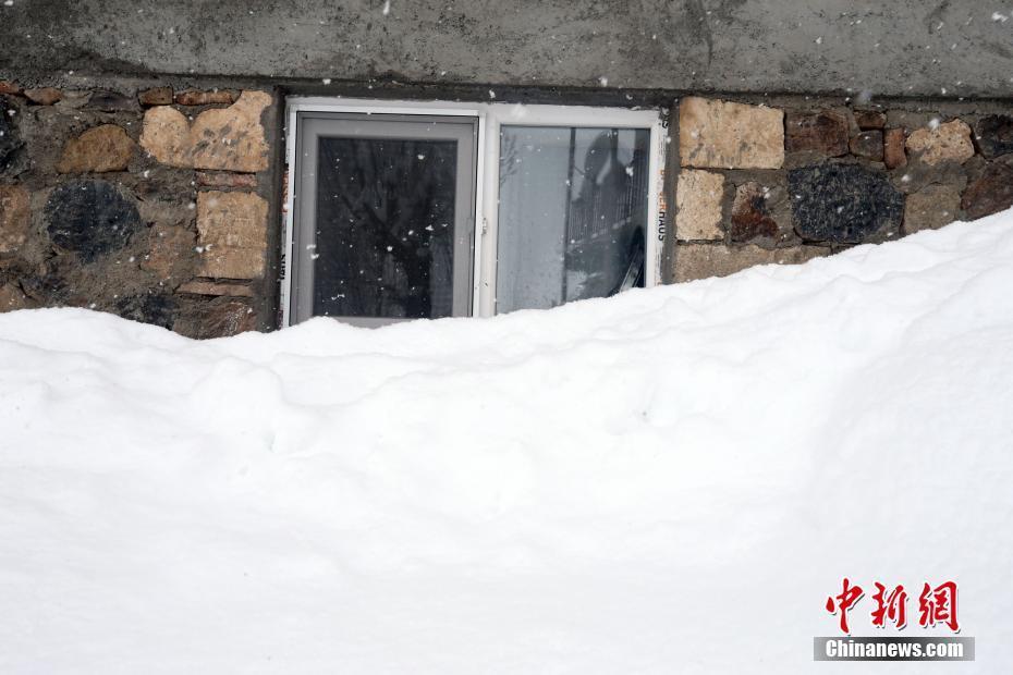 大雪淹没图片