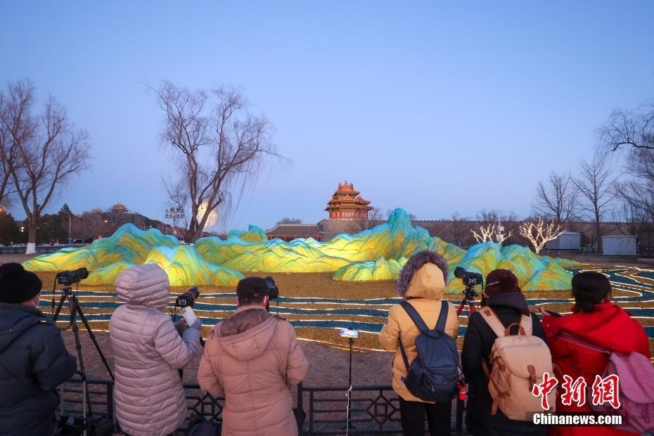 北京：《千里江山图》微缩景观吸引民众