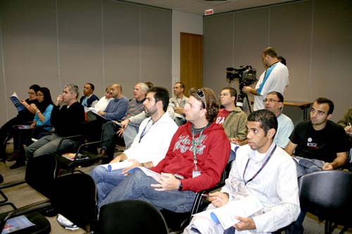 巴西华人为电视台记者赴北京奥动采访作专题讲座