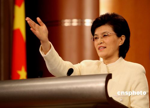 外交部发言人揭秘:女性服装每次都需变换颜色